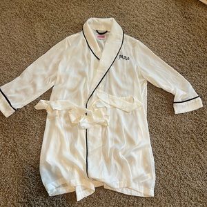 Kate Spade “Mrs” White Robe Size XS/S